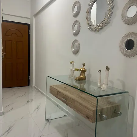 Luxury 2-bedroom *